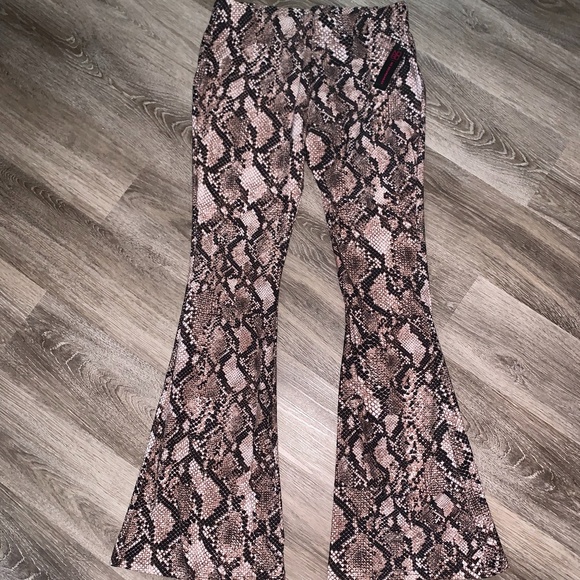 tight bell bottom leggings